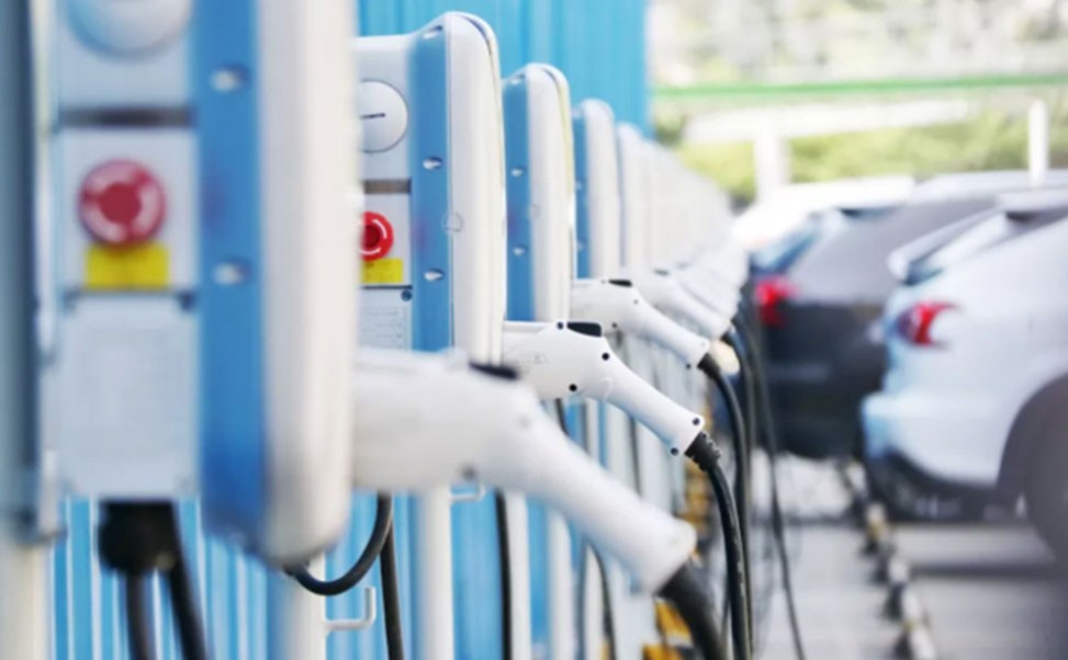 新能源充電樁技術(shù)創(chuàng)新行業(yè)標(biāo)準(zhǔn)：推動綠色出行的重要一環(huán)