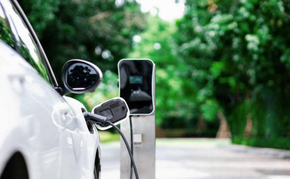 新能源汽車充電樁項目：機(jī)遇與挑戰(zhàn)交織的藍(lán)海